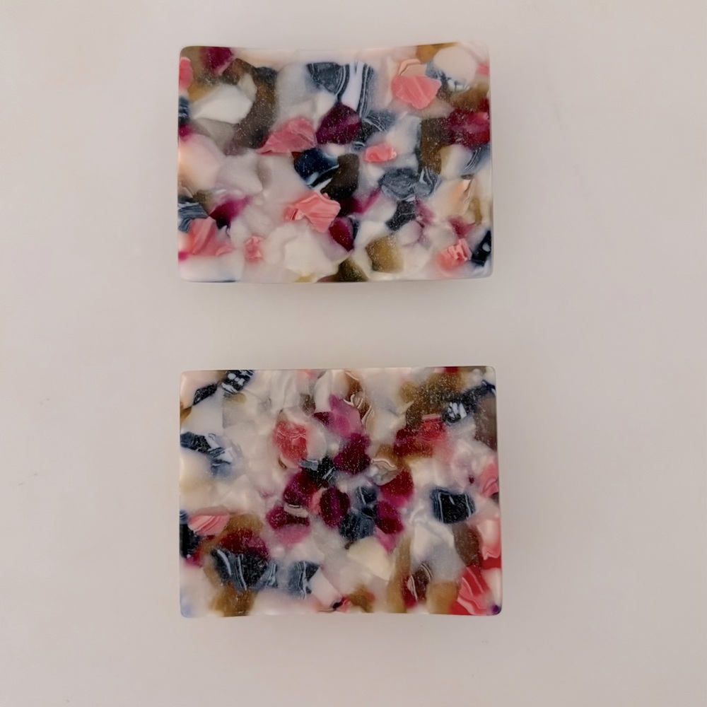 Multicolored patterned shoe clips - 1 pair.